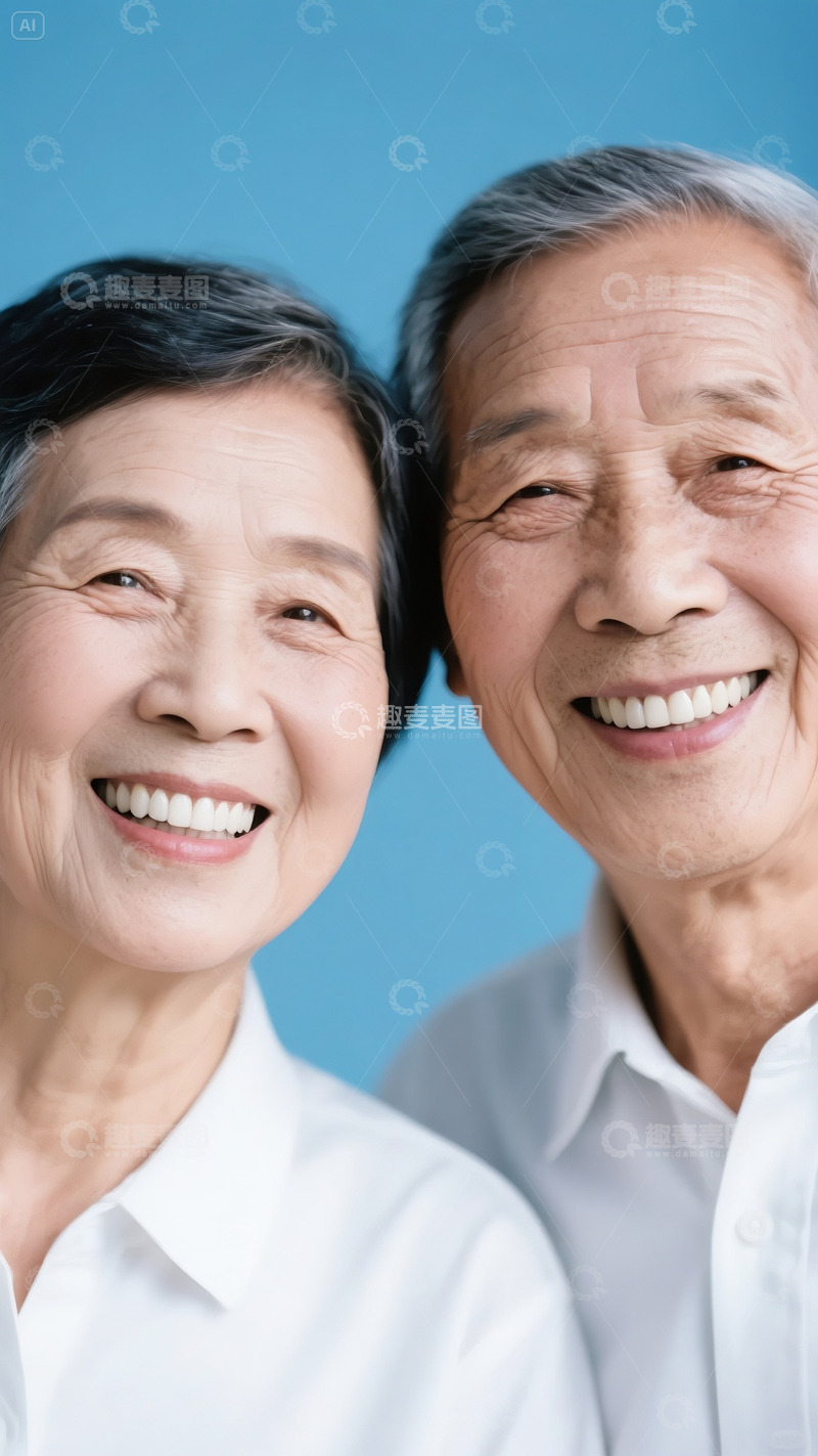 高清大图下载【趣麦麦图】牙科广告模特露出洁白牙齿老年人2