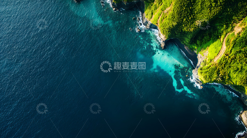 高清大图下载【趣麦麦图】山崖旁的大海大自然美景