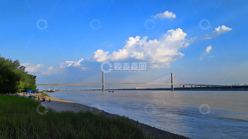 高清大图下载【趣麦麦图】晴空下的长江河流2