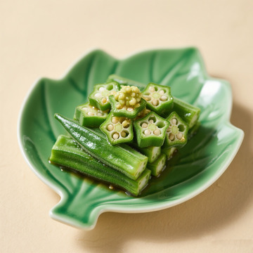 芥末凉拌秋葵摄影图