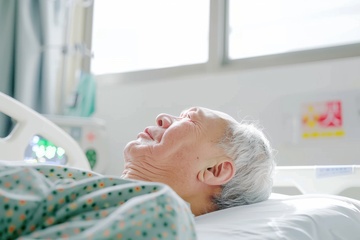 生病住院的一位老奶奶