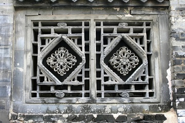 镂空的中式砖雕