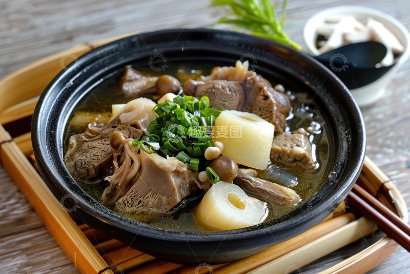 高清大图下载【趣麦麦图】一碗美味的炖肉汤