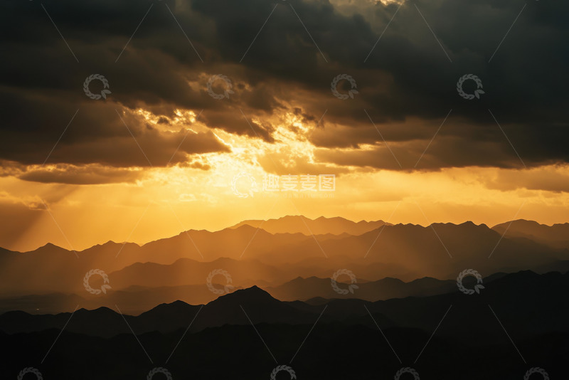 高清大图下载【趣麦麦图】壮丽的山岳日落AI插画摄影照片高清图片素