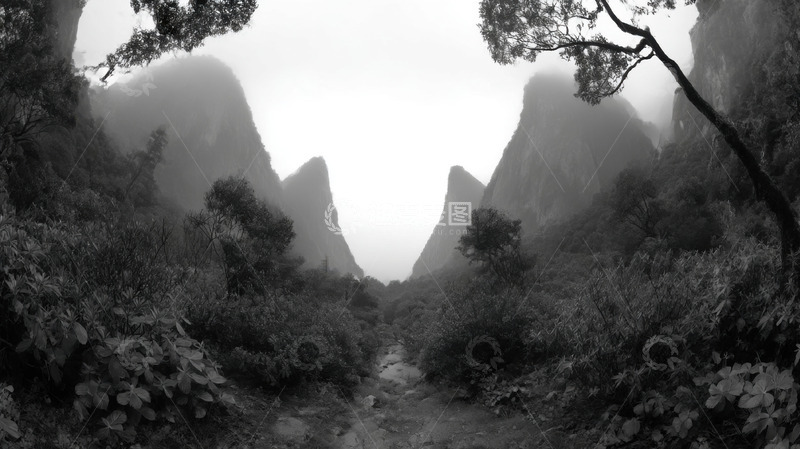 高清大图下载【趣麦麦图】薄雾弥漫的山岳风光AI插画摄影照片高清图1