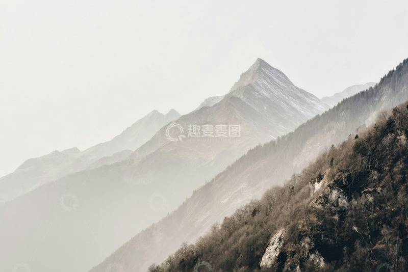 高清大图下载【趣麦麦图】宁静的山岳薄雾AI插画摄影照片高清图片素