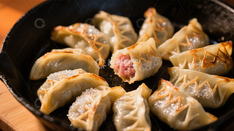 高清大图下载【趣麦麦图】焦香多汁煎饺4