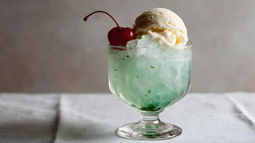 夏日绿色冰淇淋饮料1