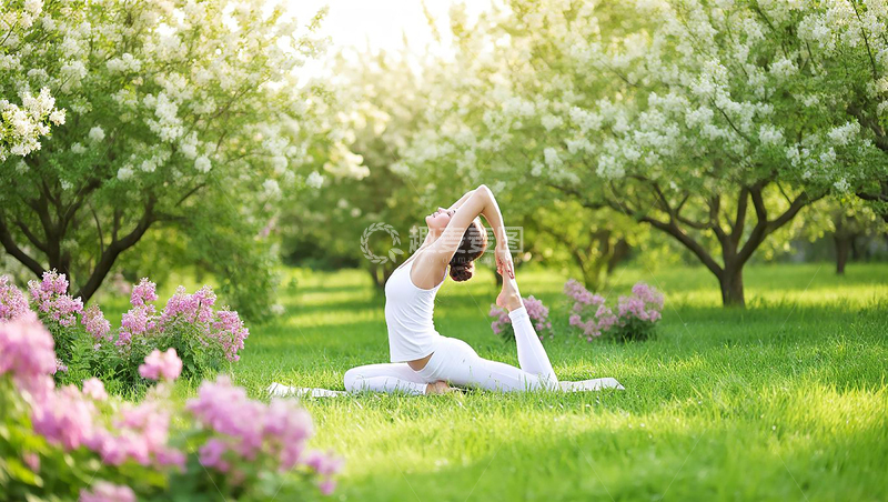高清大图下载【趣麦麦图】花园中瑜伽健身