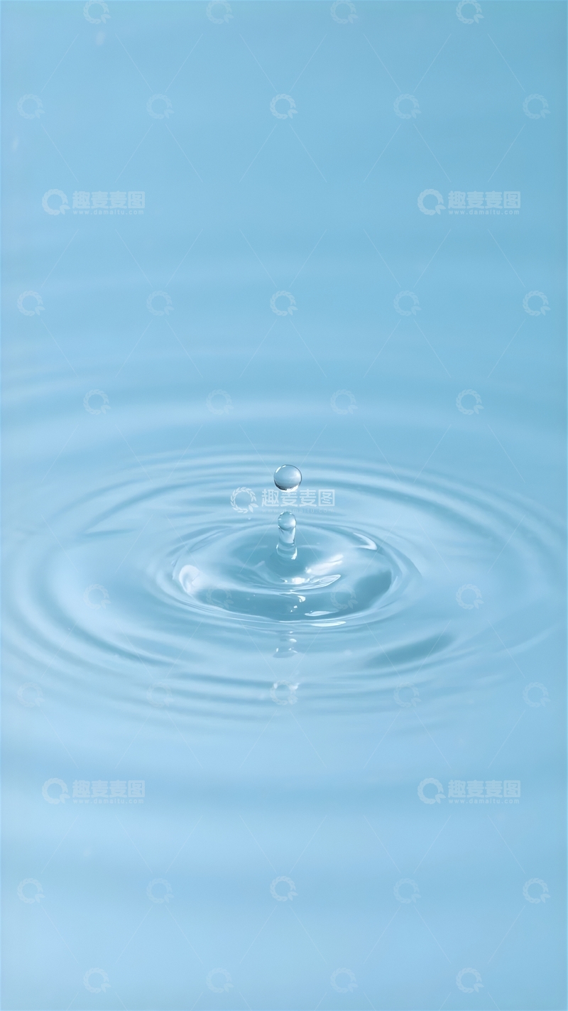 高清大图下载【趣麦麦图】水滴滴落水面溅起涟漪