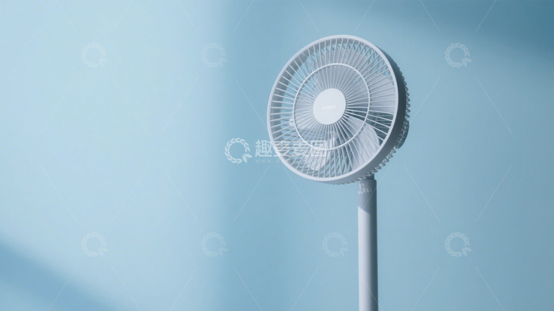 简约落地风扇送清凉