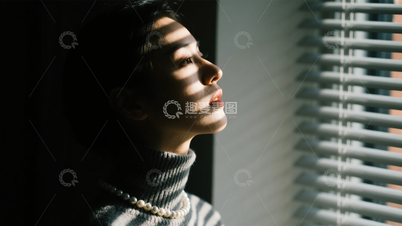 高清大图下载【趣麦麦图】百叶窗光影情绪文艺1