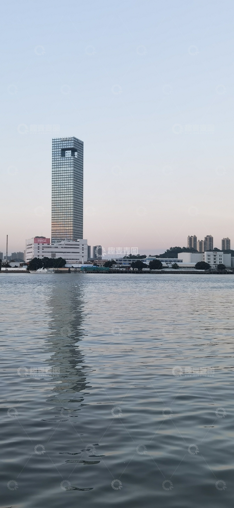 高清大图下载【趣麦麦图】城市水岸的黄昏