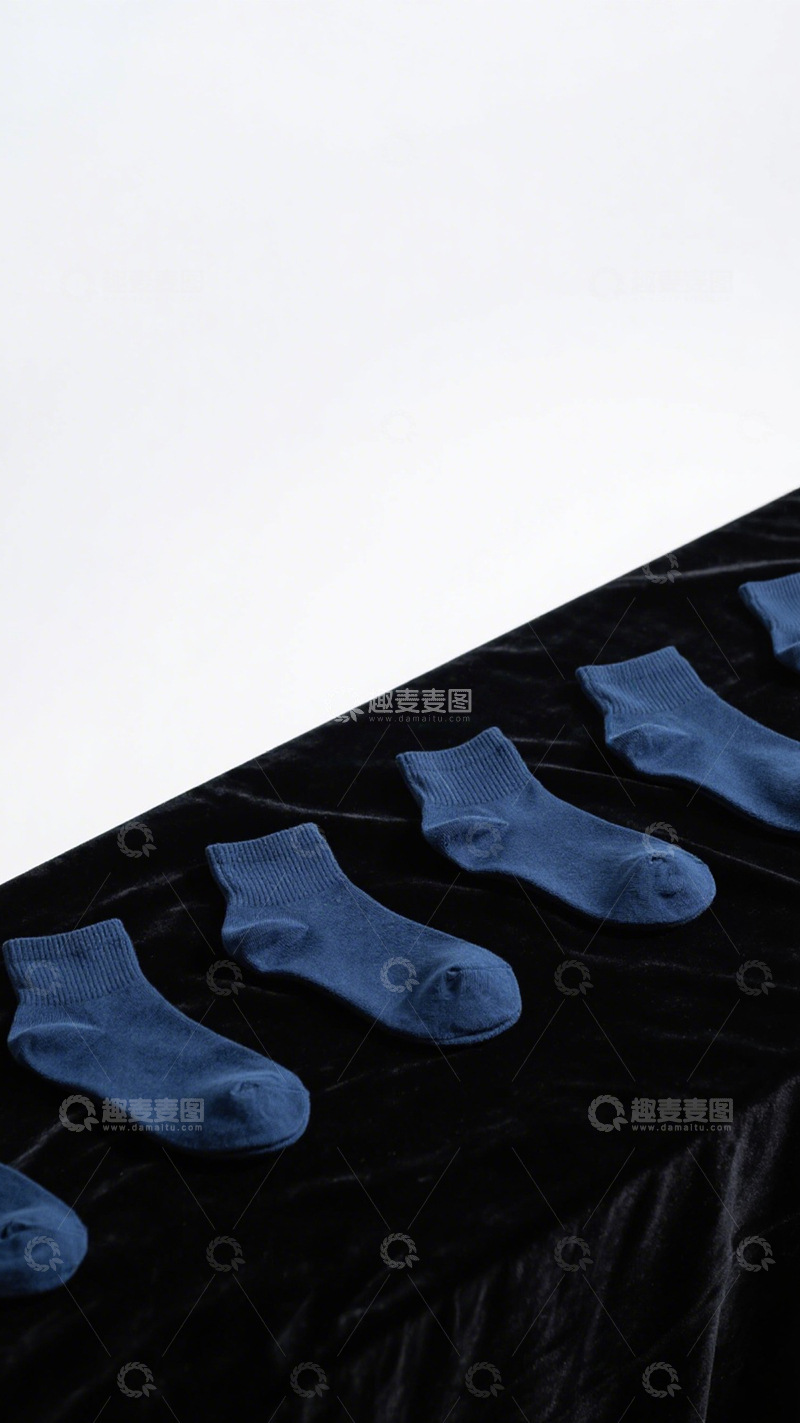 高清大图下载【趣麦麦图】藏青短袜基础搭