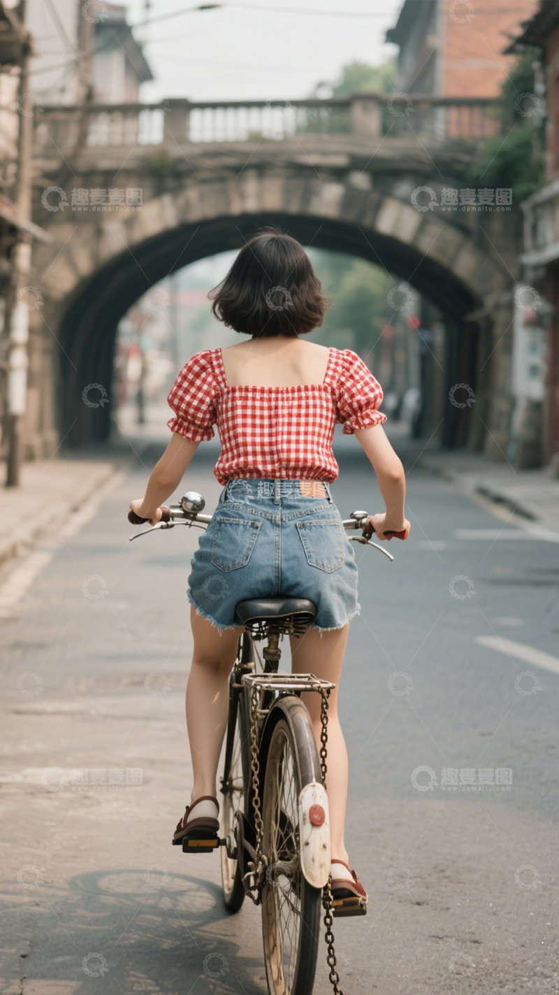 高清大图下载【趣麦麦图】复古街头骑行穿搭