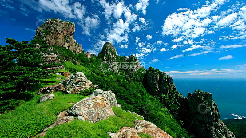 高清大图下载【趣麦麦图】夏日晴天山崖1