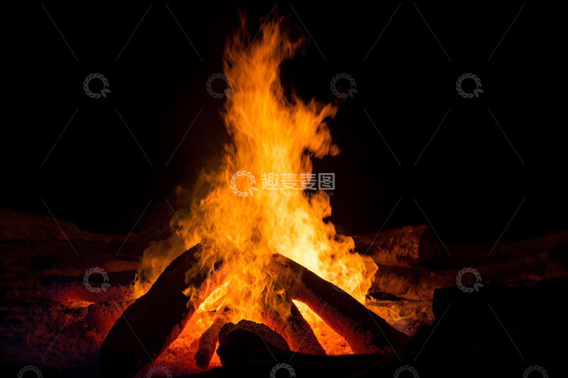 高清大图下载【趣麦麦图】燃烧的篝火火焰