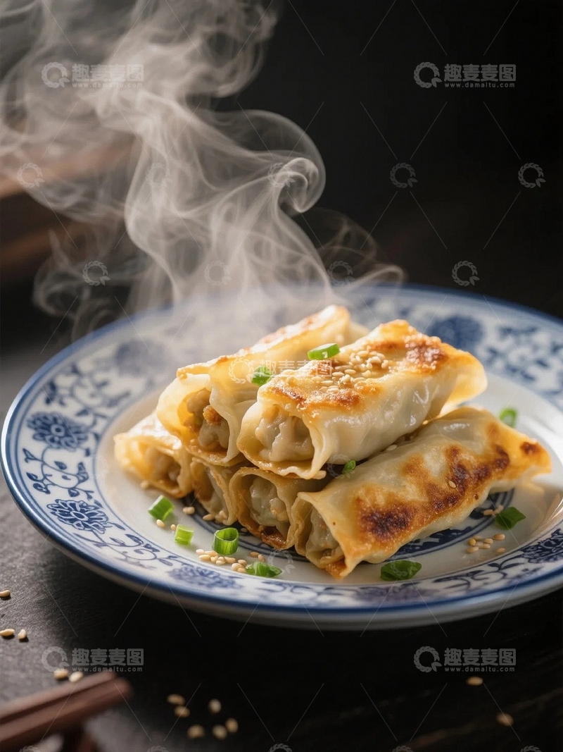 高清大图下载【趣麦麦图】冒着热气美味锅贴-1