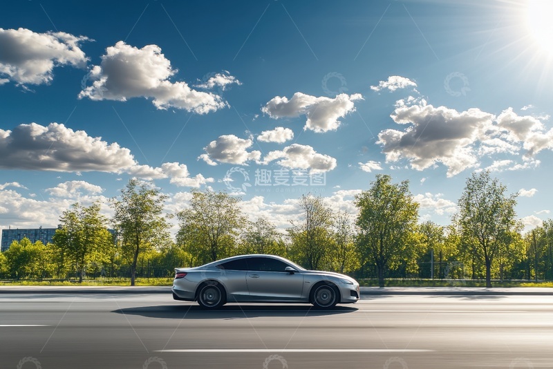 高清大图下载【趣麦麦图】马路上行驶的一辆汽车