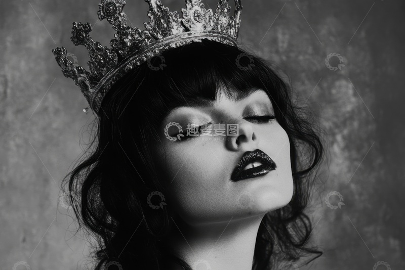 高清大图下载【趣麦麦图】带着皇冠的女性