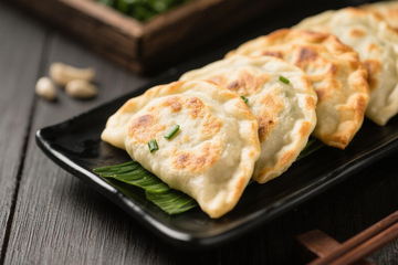 美味早餐小吃韭菜盒子摄影图1