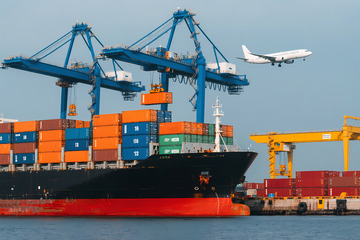 物流运输货轮海运摄影图