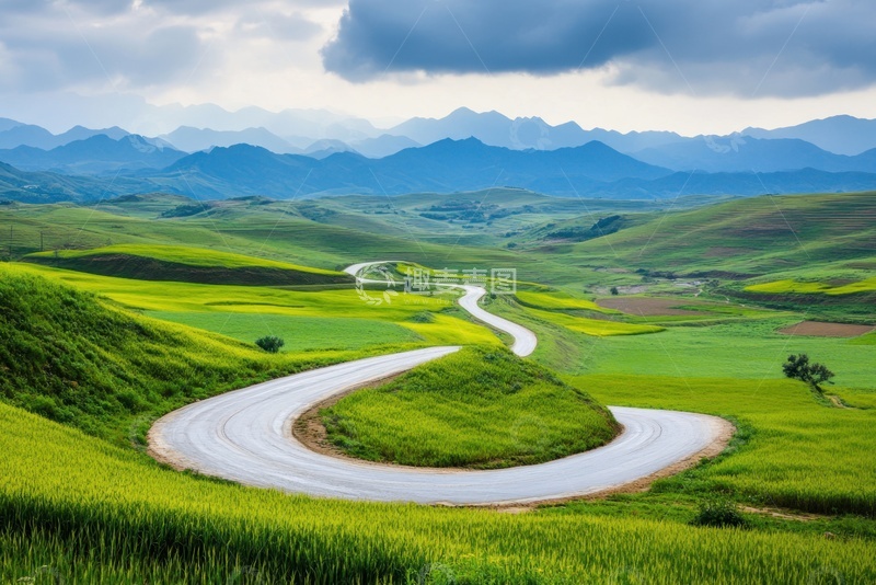 高清大图下载【趣麦麦图】草原上蜿蜒的公路