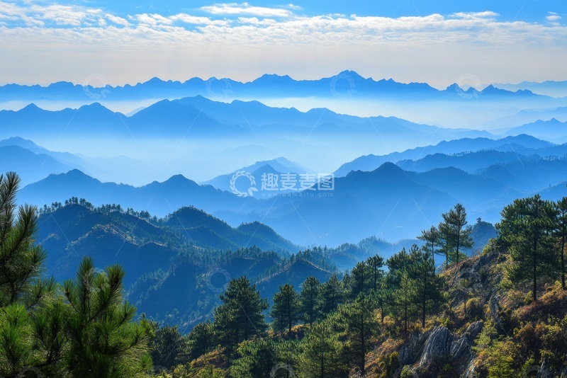 高清大图下载【趣麦麦图】森林云雾远山美景