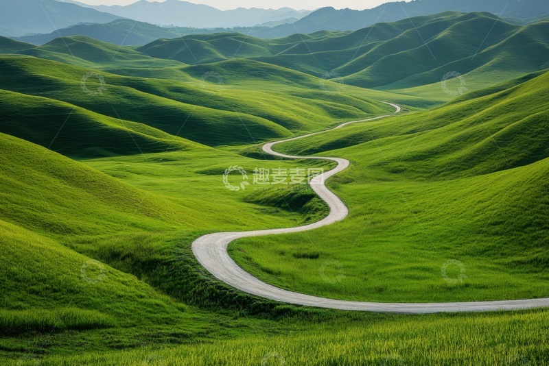 高清大图下载【趣麦麦图】起伏的山谷绿草坪
