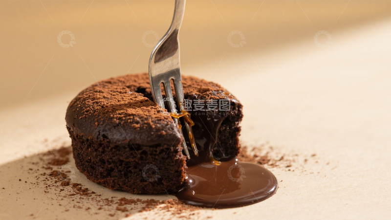 高清大图下载【趣麦麦图】流心巧克力蛋糕美食特写3