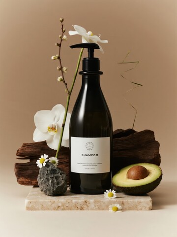 洗发水瓶与自然元素产品拍摄