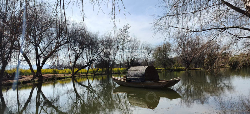 高清大图下载【趣麦麦图】唯美清新树林水面倒影旅游胜地