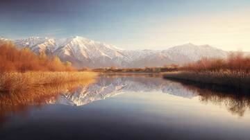 湖泊  澄澈  寒碧