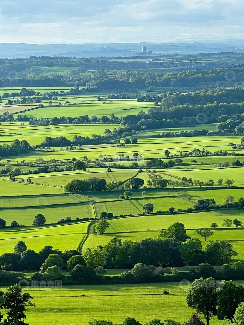高清大图下载【趣麦麦图】绿野纵横的乡村景色