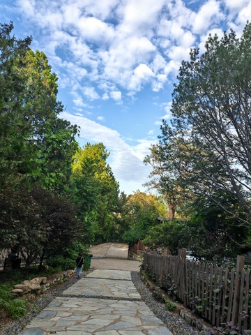 鹫峰一蓝天白云高山2