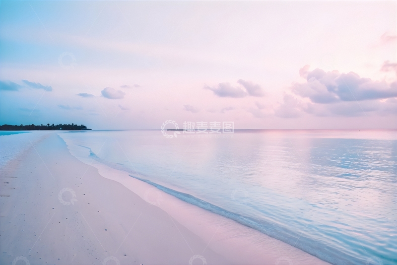 高清大图下载【趣麦麦图】粉蓝海滨沙滩日落全景