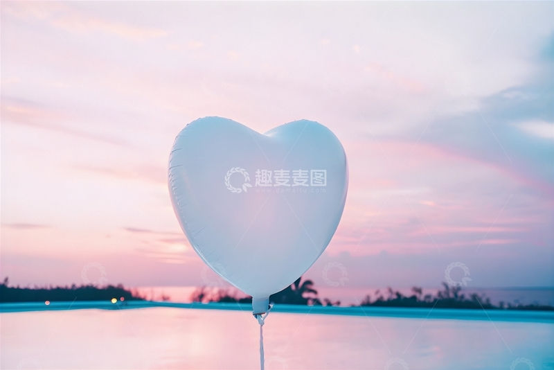 高清大图下载【趣麦麦图】粉蓝日落心形气球