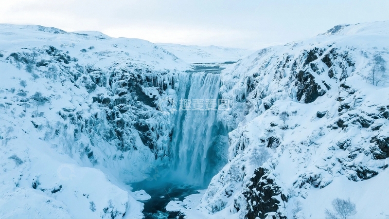 高清大图下载【趣麦麦图】冰雪覆盖下的高山飞瀑2