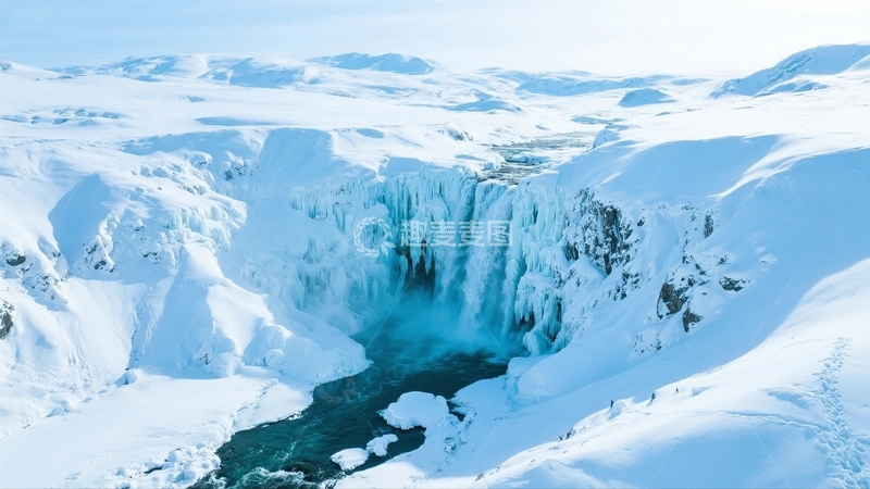 高清大图下载【趣麦麦图】冰雪覆盖下的高山飞瀑1