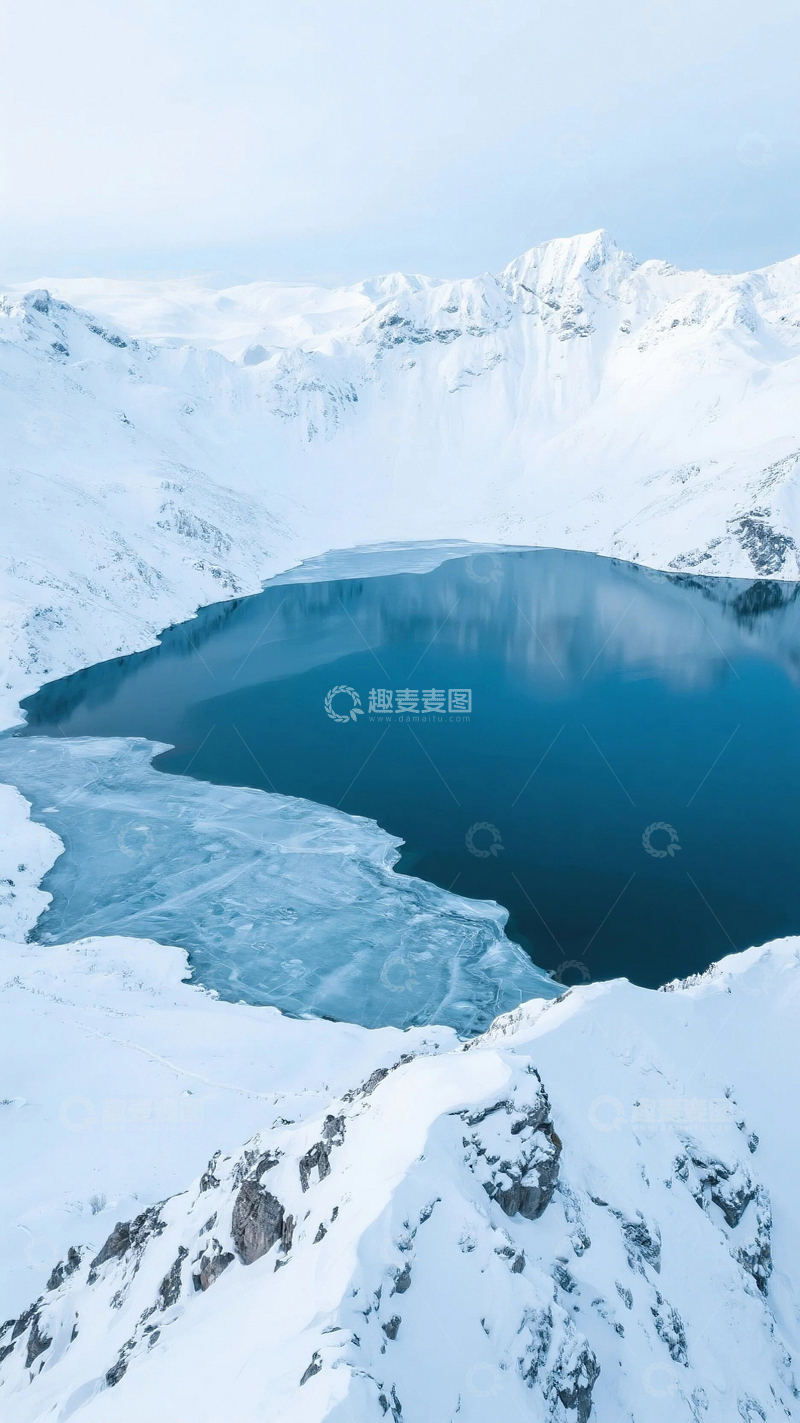 高清大图下载【趣麦麦图】雪山之巅的蔚蓝明珠2