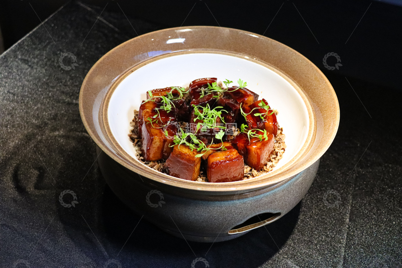 高清大图下载【趣麦麦图】古法老酒红烧肉