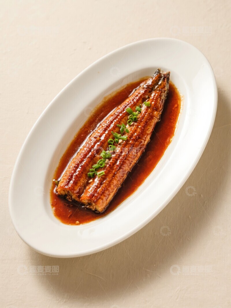 高清大图下载【趣麦麦图】一份烤鳗鱼配葱花淋酱汁
