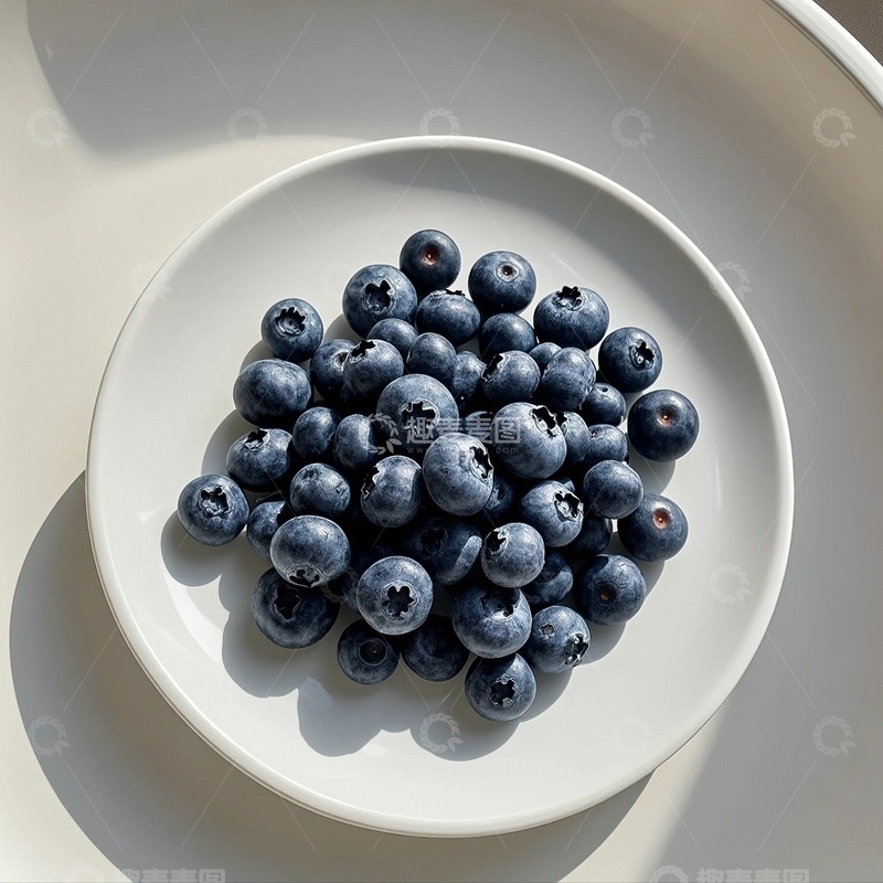 高清大图下载【趣麦麦图】盘子里的蓝莓1