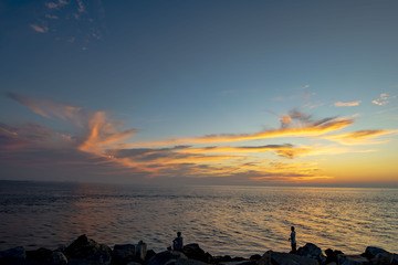 海上升出火凤凰