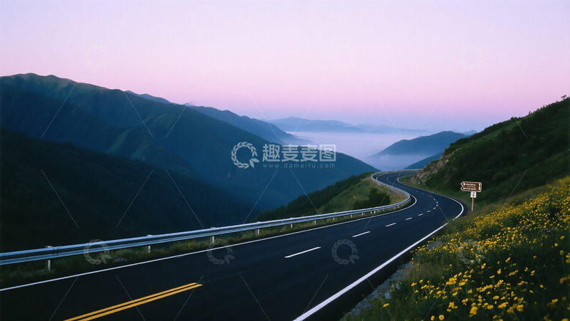高清大图下载【趣麦麦图】幽静山间的高速公路
