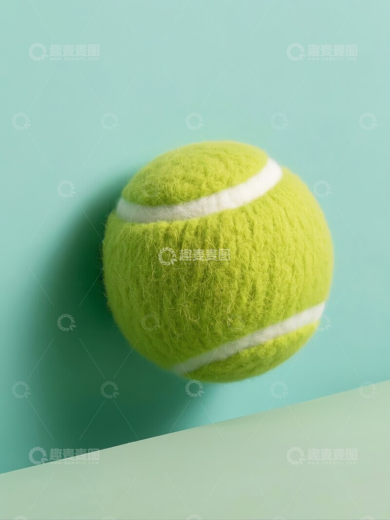 高清大图下载【趣麦麦图】绿色背景中的网球