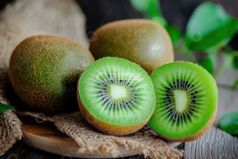 高清大图下载【趣麦麦图】切开的新鲜猕猴桃水果
