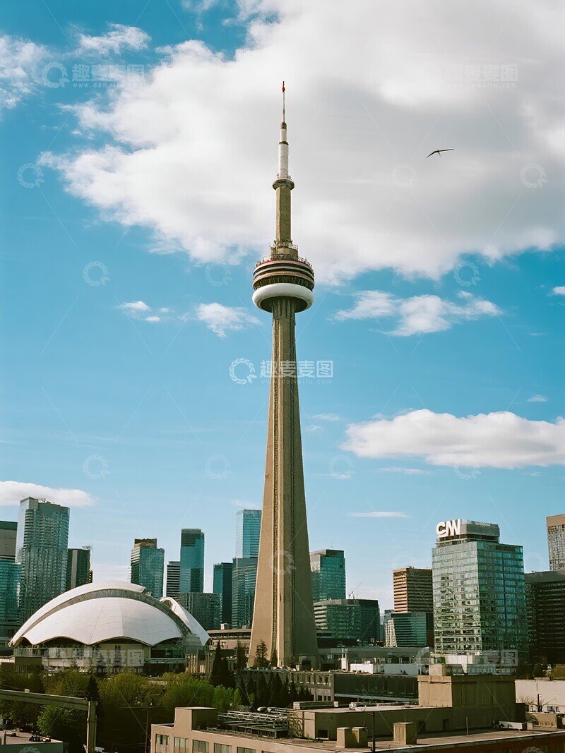 多伦多城市中的电视塔与现代建筑