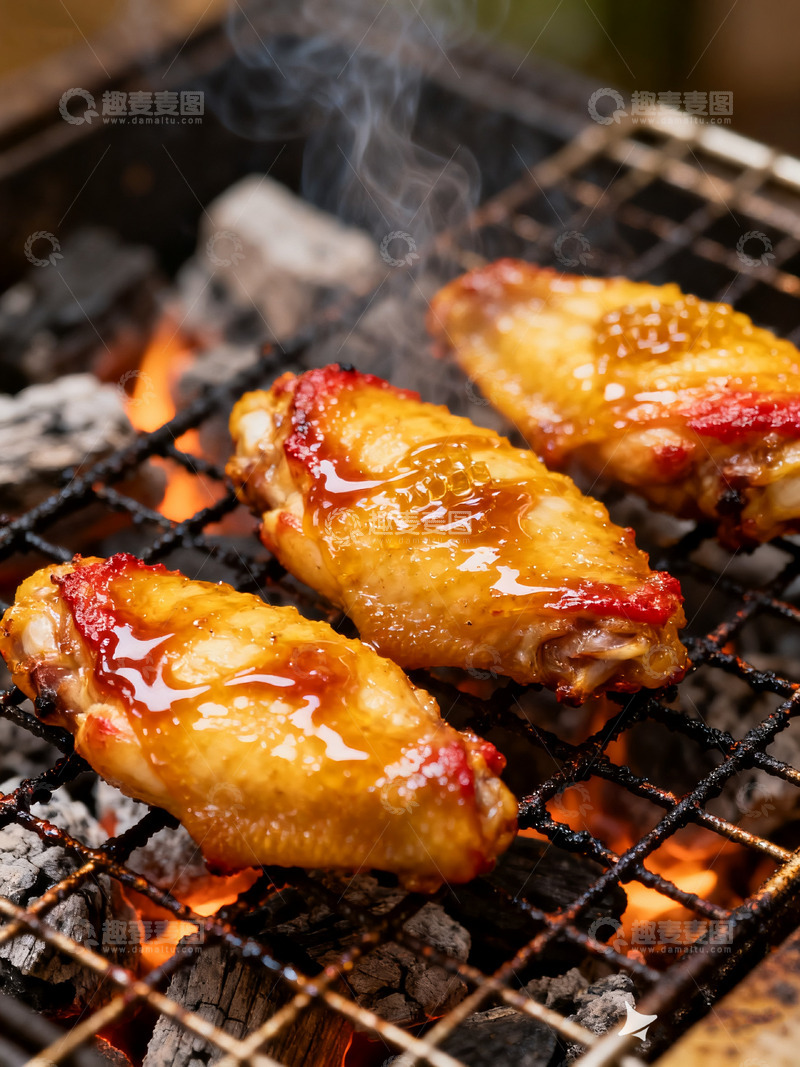 高清大图下载【趣麦麦图】炭火上烤制的鸡翅