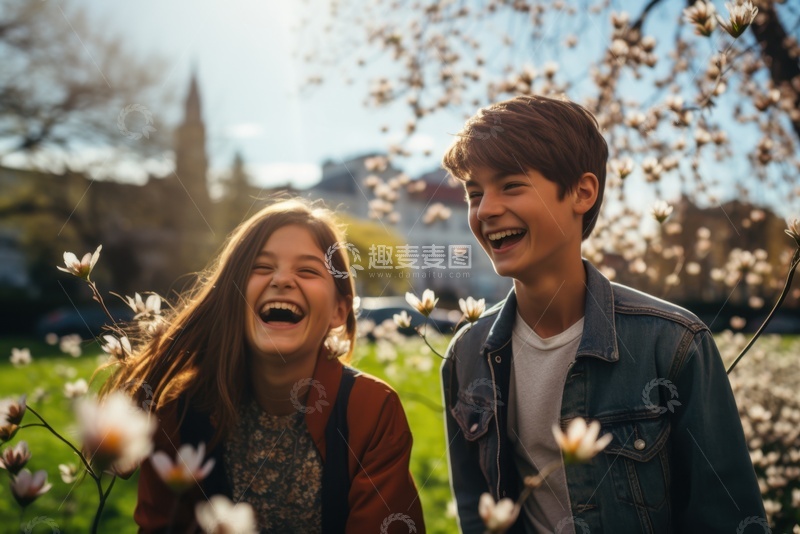 高清大图下载【趣麦麦图】公园里玩耍嬉戏的儿童